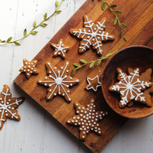 Gingerbread in the shape of snowflakes