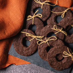 chocolate-wreath-cookies