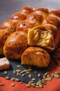 pumpkin-soft-bread-rolls-3