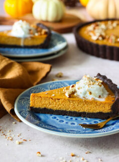 pumpkin tart with dark chocolate crust